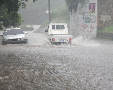 El COE aumento a 12 provincias en alerta verde