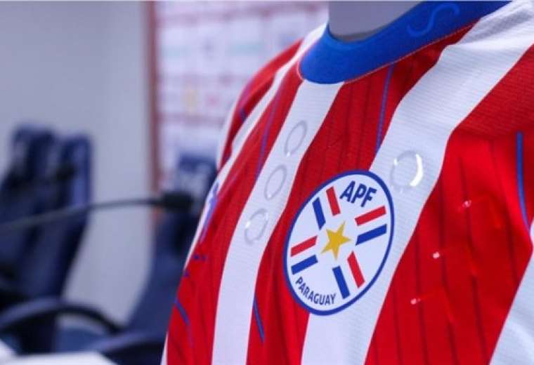 The Paraguayan soccer team releases a shirt for blind people