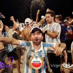 The explosion of Racing fans is experienced in the Obelisco and Avellaneda