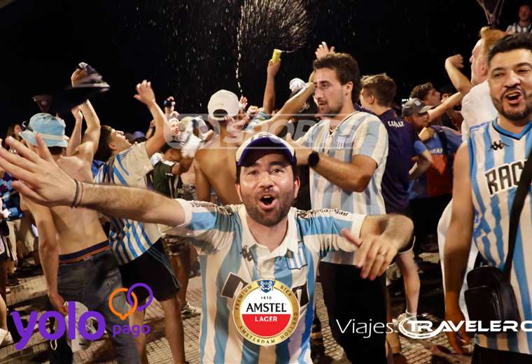 The explosion of Racing fans is experienced in the Obelisco and Avellaneda