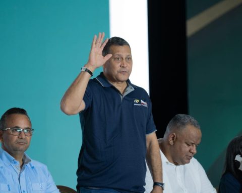 Eligen alcalde de Samaná, Nelson Núñez, como presidente de Fedomu