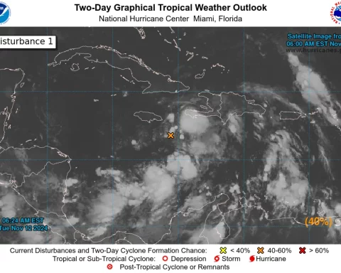 They warn about the possible development of a tropical depression south of Cuba