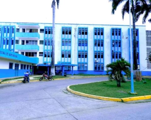 Three poisoned by unknown substance at Cojedes school