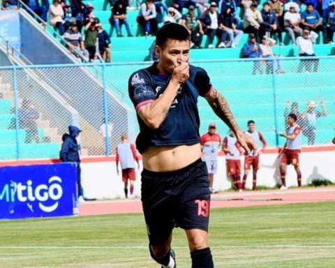 Totora Real Oruro saved a draw (2-2) against the 'U' of Sucre in the semi-finals of the Simón Bolívar Cup