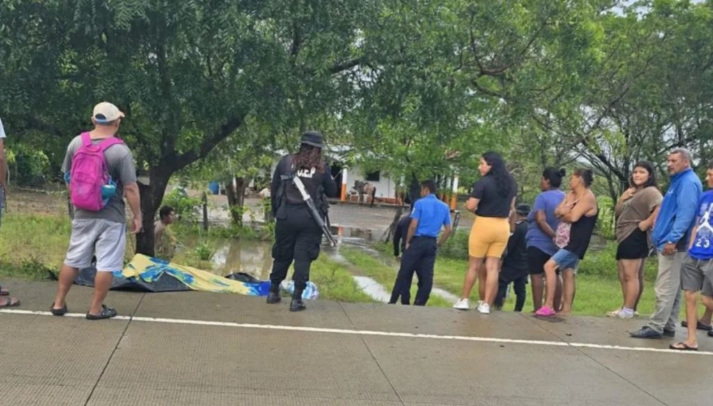 Two people died after being struck by lightning in Villanueva, Chinandega