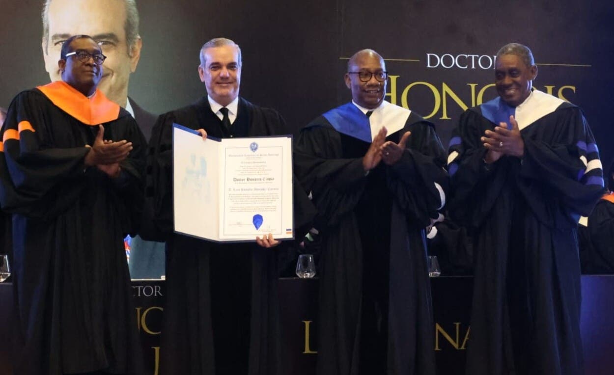 UASD inviste a Abinader doctor honoris causa