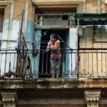 Una mujer cubana, en La Habana