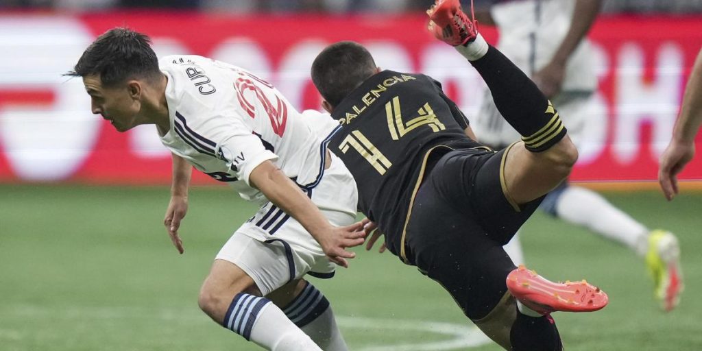 Vancouver overwhelms LAFC and forces the third game