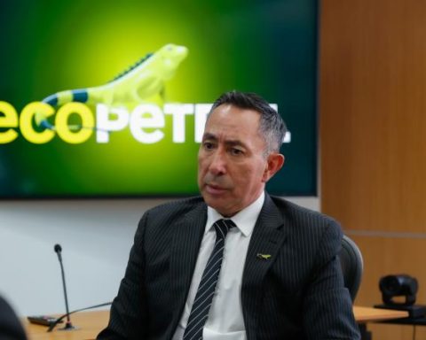 'Vice presidencies are going to disappear and management positions will be reduced': president of Ecopetrol