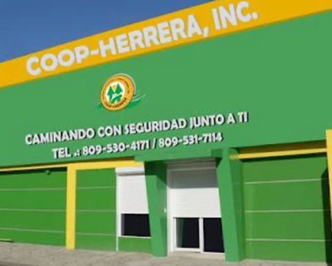 «Queremos solución», dicen decenas de afectados por fraude en Coop-Herrera