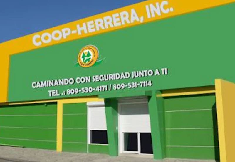 «Queremos solución», dicen decenas de afectados por fraude en Coop-Herrera