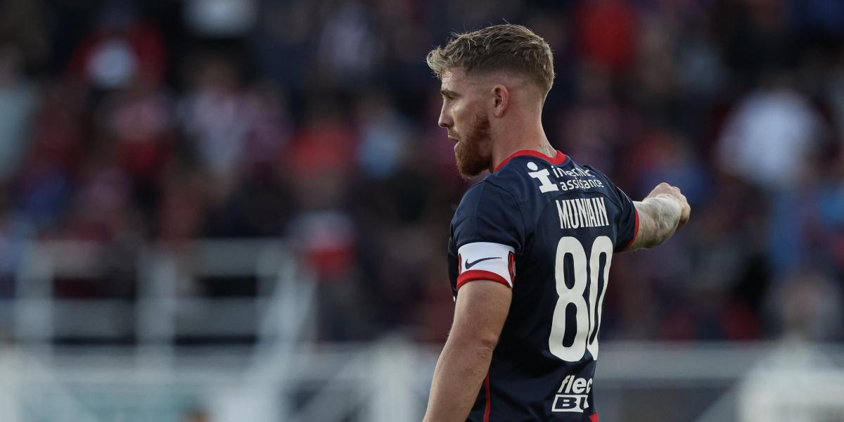 Why is Muniain captain of San Lorenzo if only the home players are?