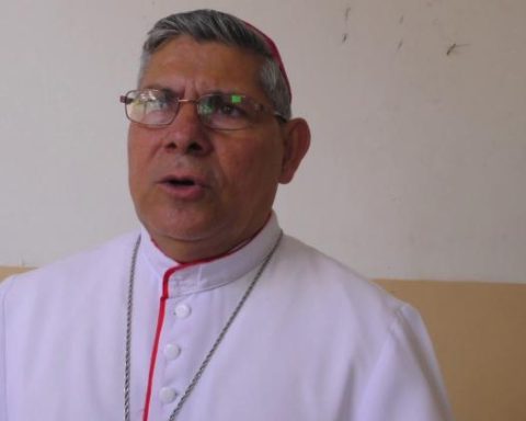 With the exile of Bishop Carlos Herrera, the dictatorship forces the church to return to "catacomb Christianity"