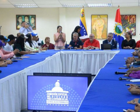 Yaracuy political organizations debate electoral laws