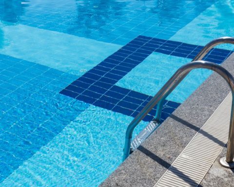 Take a seat before finding out how much it costs to enter the Tupahue Pool in Santiago, Chile