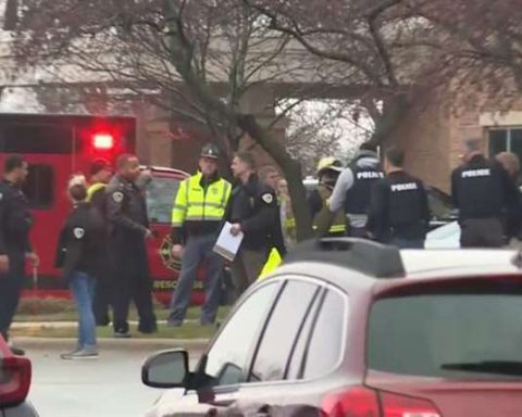 A teenager kills 2 people in a shooting at a Christian school in the US