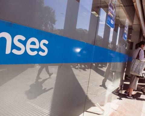 ANSES: who receives their salaries this Wednesday, December 18