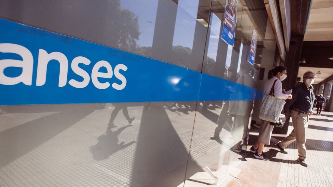 ANSES: who receives their salaries this Wednesday, December 18