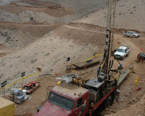 Angel Manero: "Aunt Maria goes anyway"