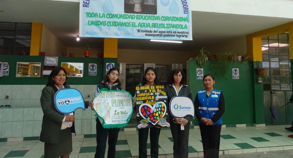 Arequipa schoolchildren create a system to reuse water from handwashing in toilets