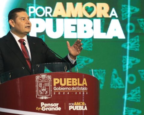 Armenta es el nuevo gobernador de Puebla; promete más hospitales y universidades