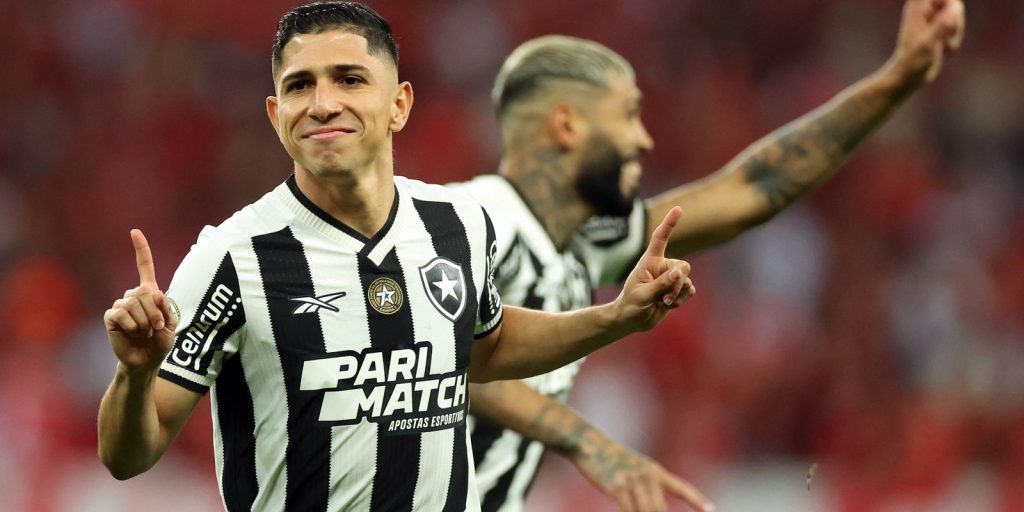 Botafogo defeats Inter and plays for a draw to be champion on Sunday