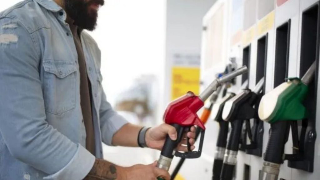 By decree, the Government will authorize the self-dispensing of fuels