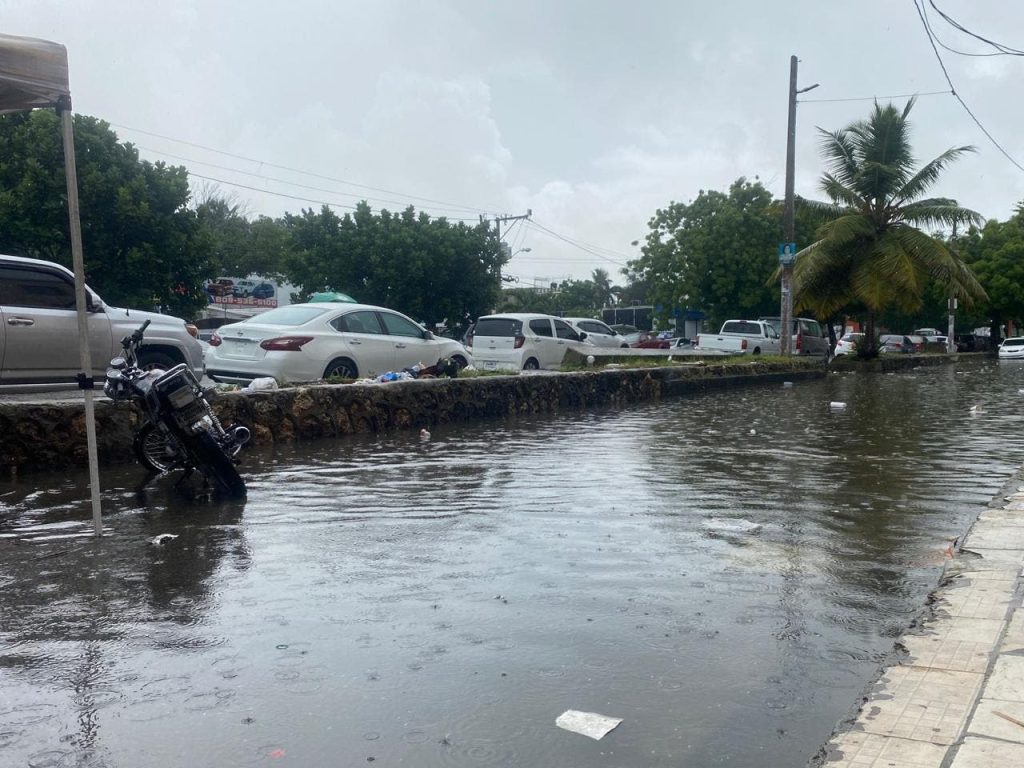 COE aumenta 7 provincias y al Distrito Nacional en alerta amarilla y 16 en verde