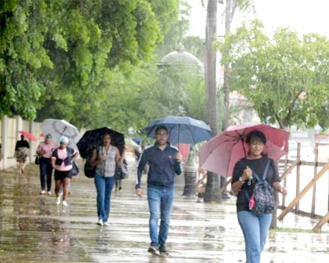 COE coloca 3 provincias en alerta amarilla y mantiene 7 en verde por vaguada y vientos