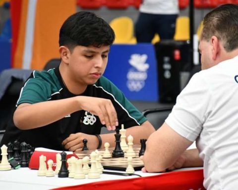 Chess players Zambrana and Ticona win two bronzes for Bolivia in the Bolivarians