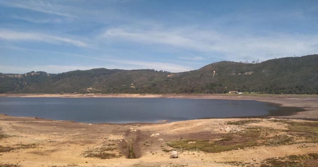 Chingaza System level drops to 49%. What will happen to water rationing in Bogotá?