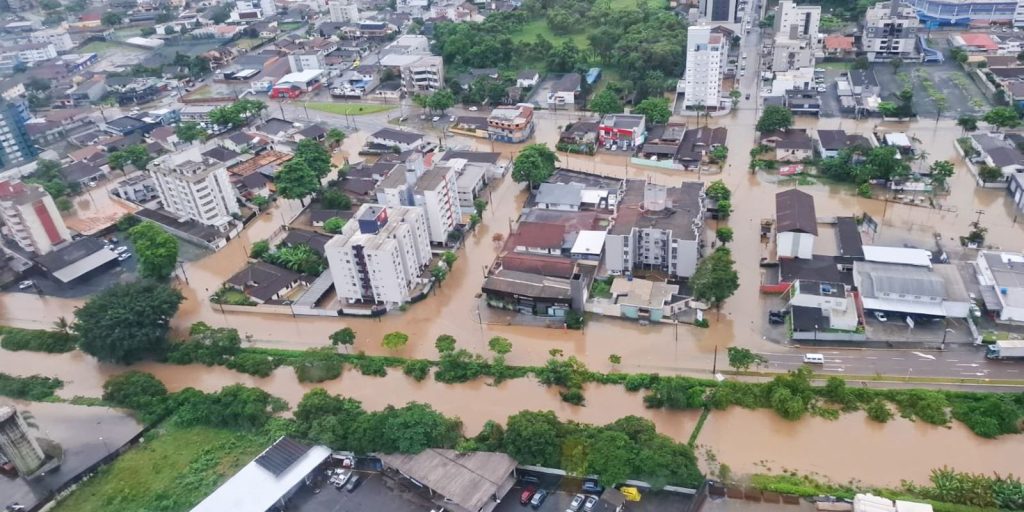 Civil Defense predicts heavy rain until Monday in Santa Catarina