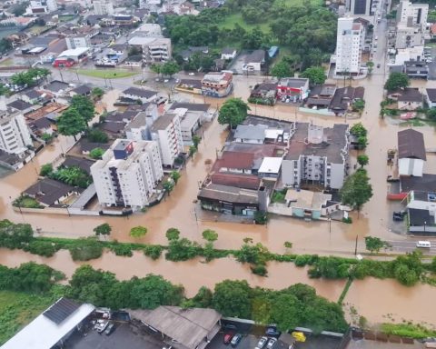 Civil Defense predicts heavy rain until Monday in Santa Catarina