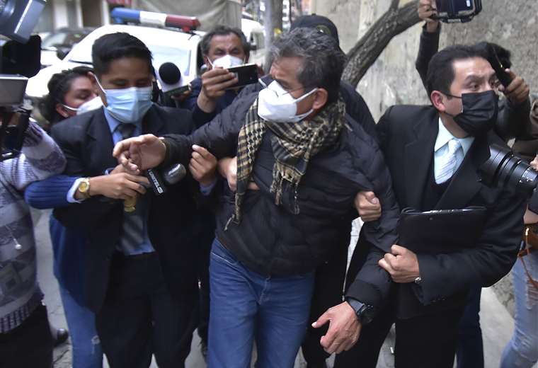 Dávila's lawyer questions extradition and denounces violation of his client's rights