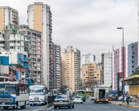 Demarcado en avenida San Martín refuerza seguridad vial