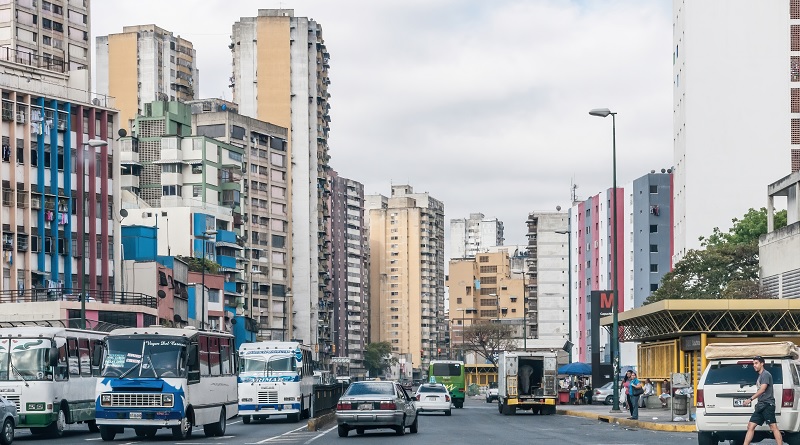 Demarcado en avenida San Martín refuerza seguridad vial