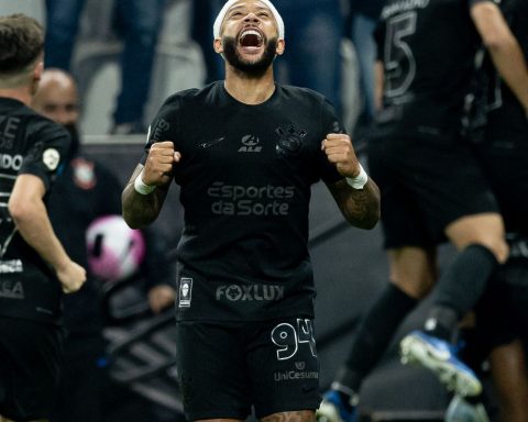 Depay shines and Corinthians wins to stay close to the Pre-Libertadores