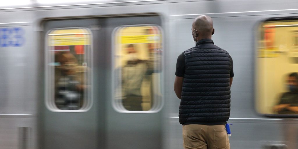 Derailment closes Coral and Safira lines in São Paulo