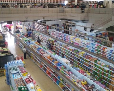 Éxito will be a hypermarket and Carulla, a supermarket: how these formats differ