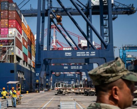 Exporters in Mexico fear losing 150,000 jobs due to Trump's tariffs