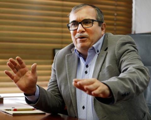 Former head of the FARC asks Petro to take 'urgent' actions to achieve peace