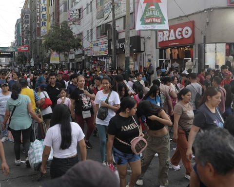 Gamarra Center: Chaos and informality on the eve of the Christmas holiday