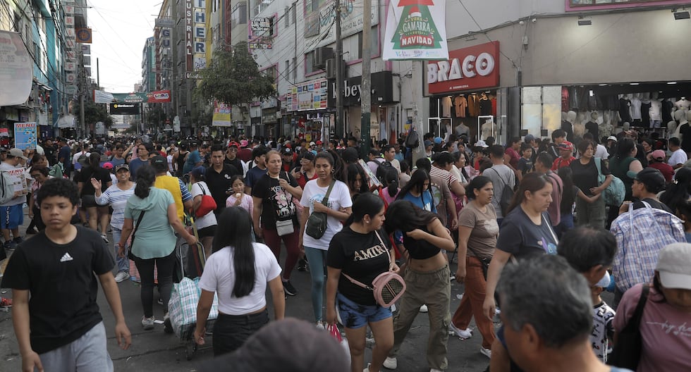 Gamarra Center: Chaos and informality on the eve of the Christmas holiday