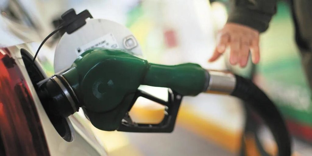 Gasoline and diesel in Mexico reached historic prices in 2024: How much did Magna rise in the year?