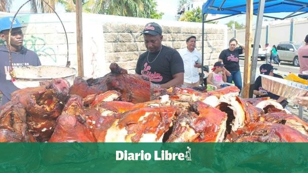 How much does a pound of roast pork cost in Santo Domingo?