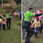 Huancavelica: Police bring toys to children and dance to the rhythm of Huaylarsh (VIDEO)