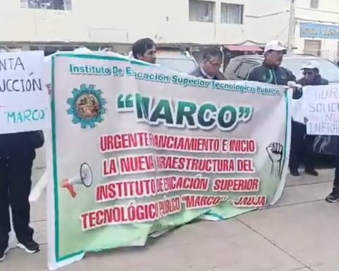 IESTP Marco teachers demand new infrastructure from the regional governor of Junín