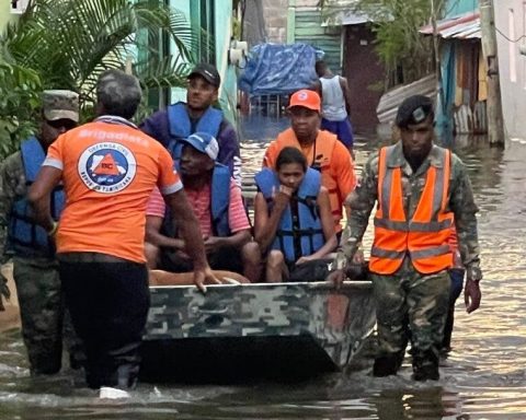 En Puerto Plata, Ciénaga y Laguna siguen inundadas