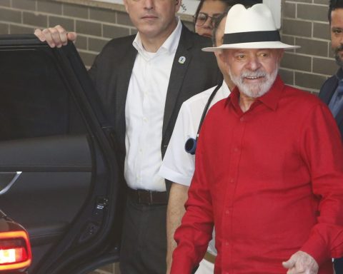 Lula undergoes tests and is released to return to Brasília