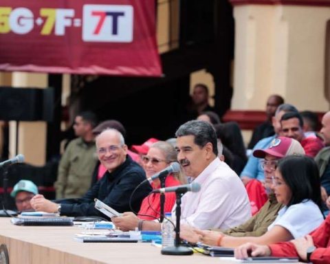 Maduro: The Historical Block can build a new society